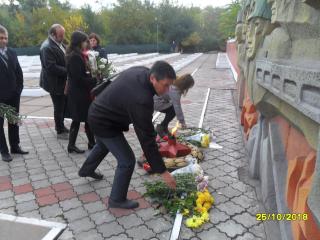 Квіти і шана визволителям Кам’янського